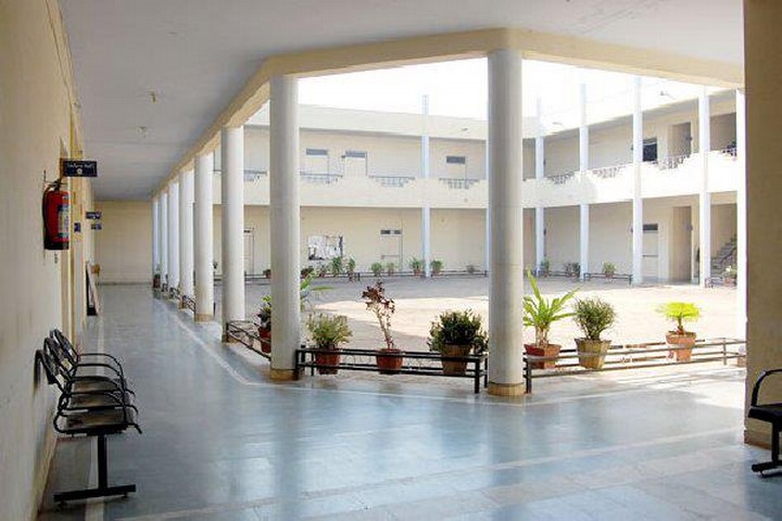 https://cache.careers360.mobi/media/colleges/social-media/media-gallery/5383/2019/5/28/College Building View of Prestige Institute of Management Gwalior_Campus-View.jpg